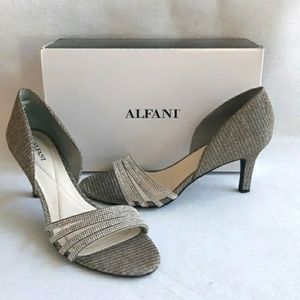 Alfani Giorjah Pewter/Gold Sparkle Heels